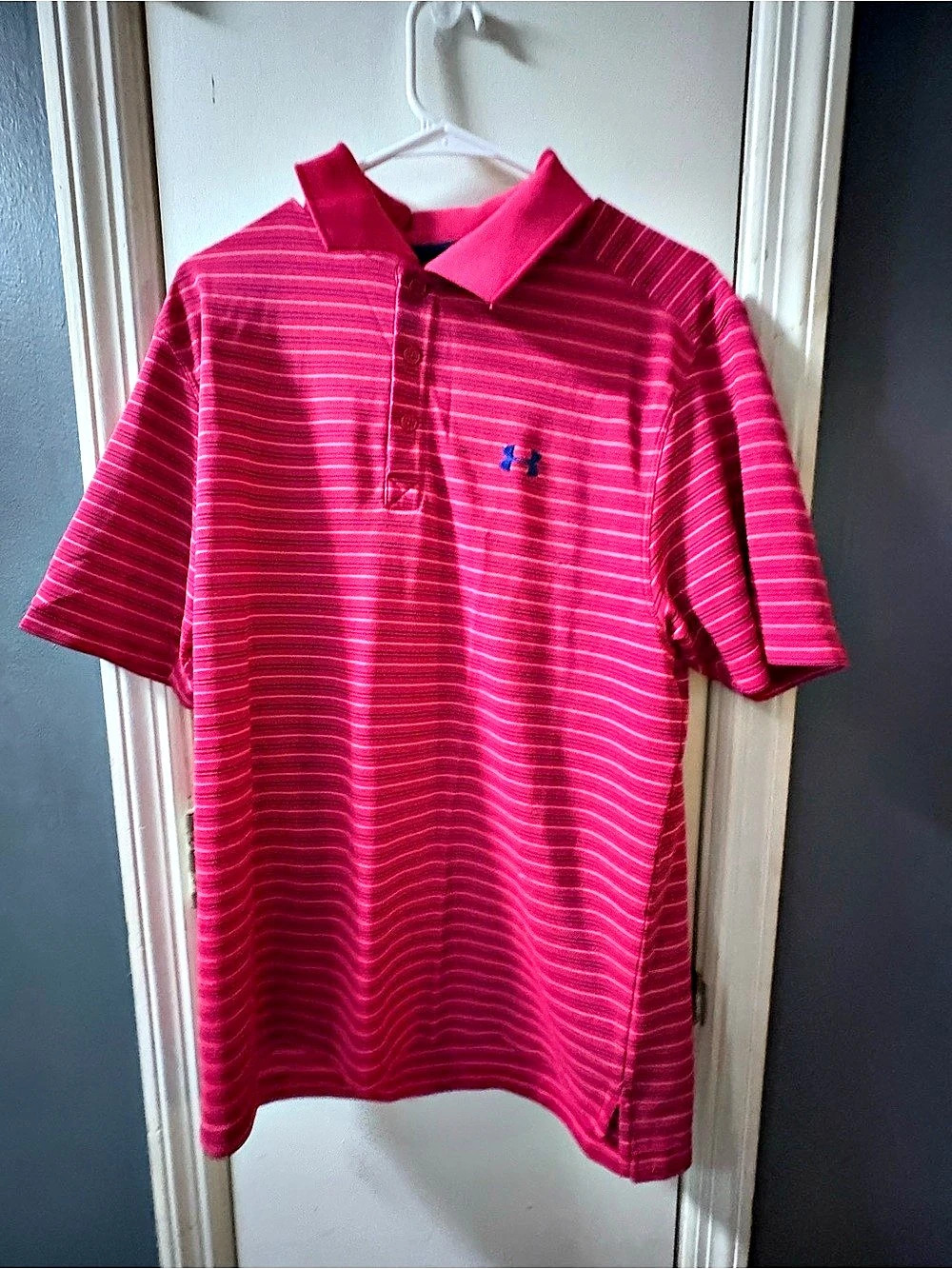 Under Armour HeatGear polo Striped Polo in Pink & Blue Size L Like New